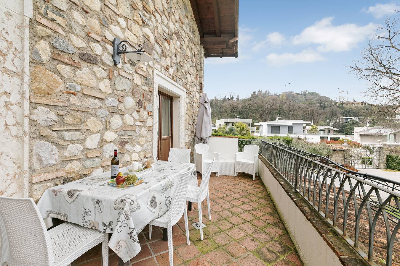 Ganze Wohnung, Agriturismo Apartm Vittoriale heated pool in Padenghe sul Garda, Gardasee-Berge