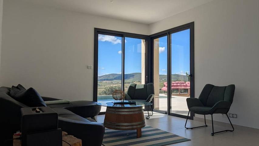 Location de vacances pour 10 personnes, avec piscine ainsi que jardin et vue à Saint-André-de-Roquelongue - 2