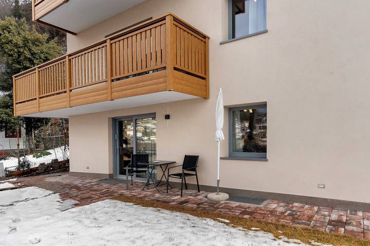 Entire apartment, Alpen Blumen Genziana Apartment with Mountain View, Terrace, and Wi-Fi in San Lorenzo in Banale, Dorsino