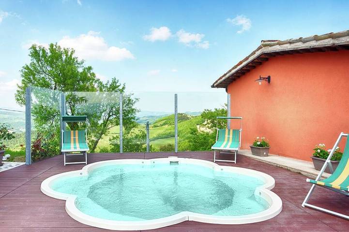 Location de vacances pour 3 personnes, avec piscine et jardin à Sant'Angelo in Vado