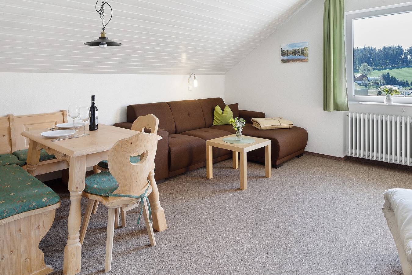 Ganze Wohnung, Helles Apartment Belchen auf dem Bauernhof mit eigenem Südbalkon und Ausblick ins Grüne in Schönwald, Südschwarzwald