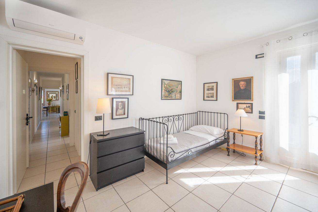 Entire apartment, Apartmentsgarda - Ca' Capre 1 in Garda, Garda Mountains