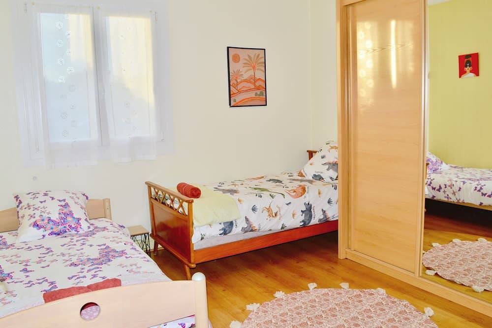 Garden House 3bedrooms, parkingfree, wifi, 15minlr in Nieul-sur-Mer, La Rochelle region