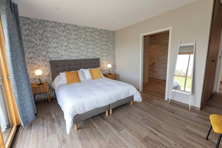 Location de vacances pour 8 personnes, avec Jacuzzi ainsi que Jardin et Sauna à Belle-et-Houllefort - 2