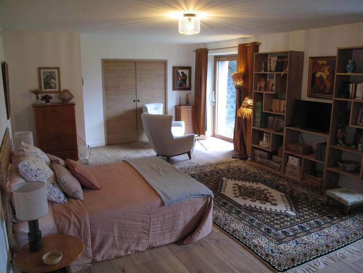 Location de vacances pour 2 personnes, avec terrasse ainsi que jardin et vue à Saint-Bérain - 4