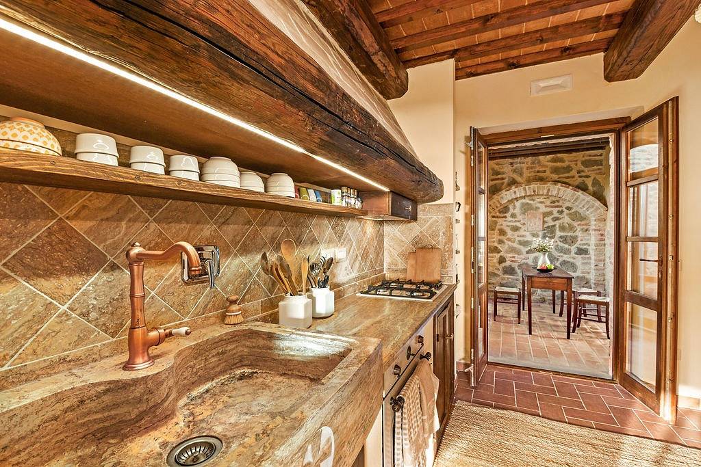 Huis met uitzicht op het meer tussen Toscane en Umbrië, foto 6