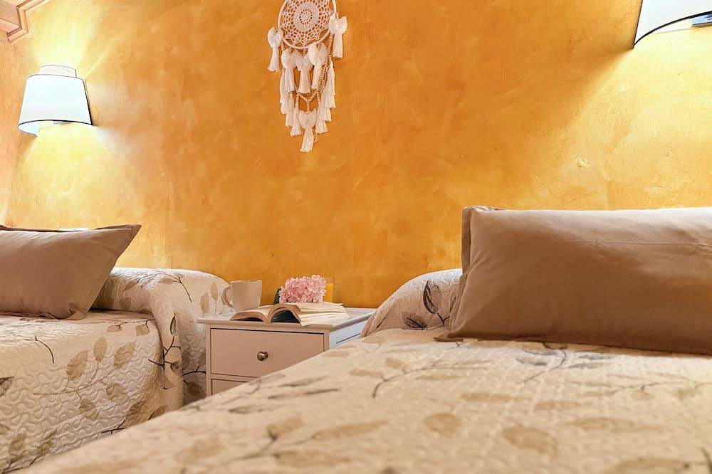 Entire apartment, At Casa El Lago - Apartment for 4 to 6 people in a unique setting in Guijo de Coria, Cáceres Region