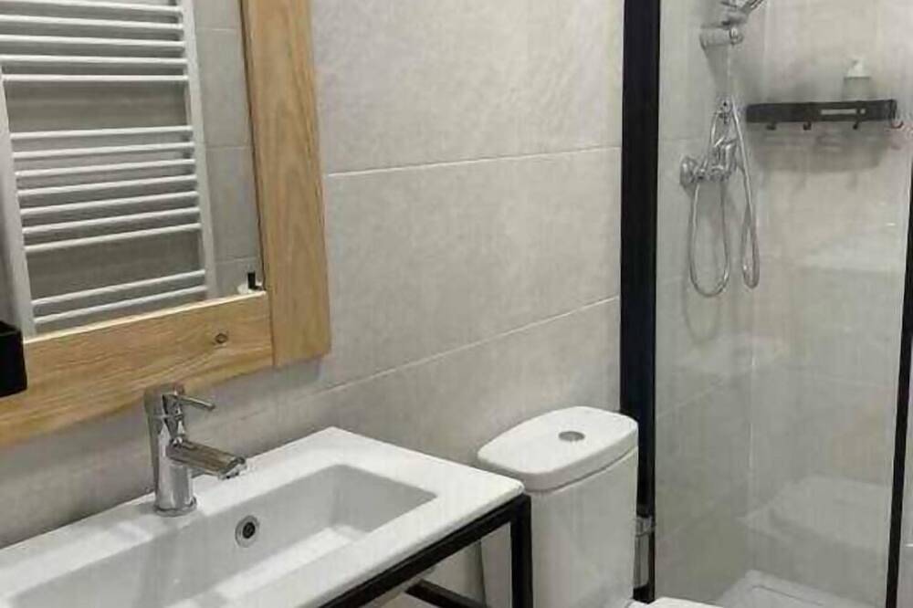 Entire apartment, Land. Beautiful apartment. Villa de Gredos in Navarredonda de Gredos, Ávila Region