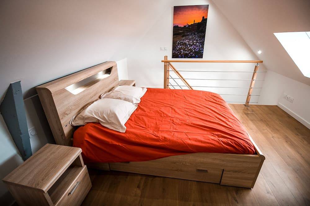Appartement entier, Duplex Vue Mer de tourisme 3 étoiles avec Balcon & Piscine in Saint-Guénolé, Penmarch