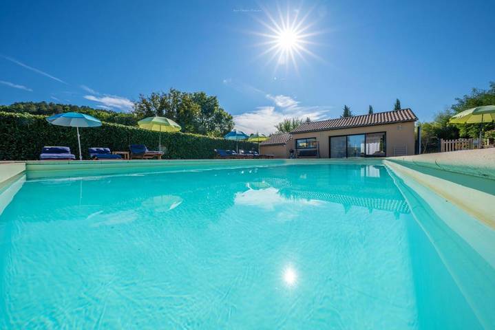 Location de vacances pour 4 personnes, avec vue ainsi que piscine et jardin à Siorac-en-Périgord - 2