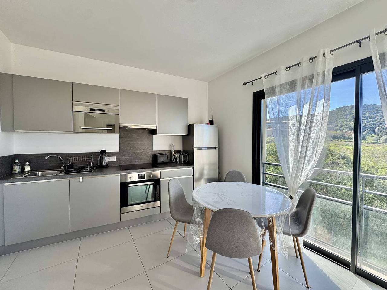 Apartamento vacacional entero, T2 à 200m des plages in Propriano, Distrito de Sartène