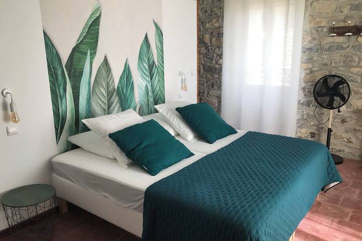 Gîte pour 14 personnes, avec jacuzzi et jardin à Chandolas - 4