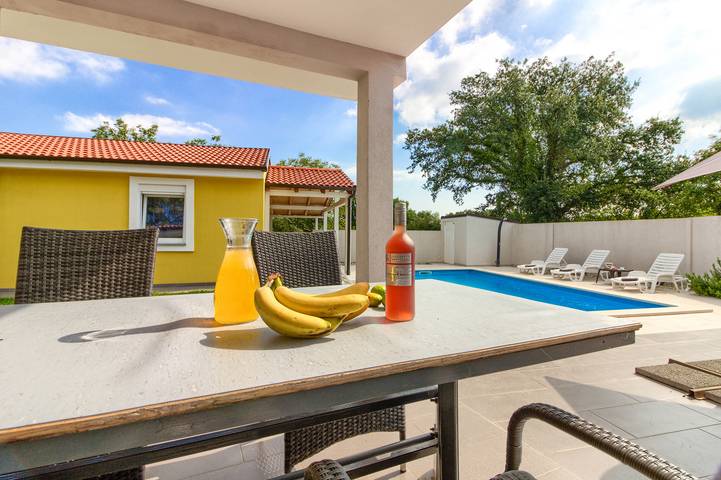 Villa für 8 Personen, mit Terrasse und Garten sowie Pool in Istrien - 3