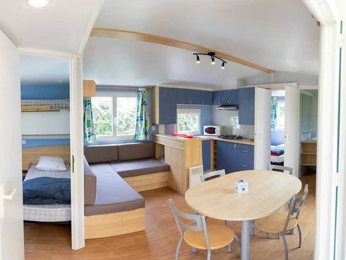 Mobil home pour 5 personnes, avec piscine ainsi que vue et terrasse, animaux acceptés à La Bastide-de-Sérou - 4