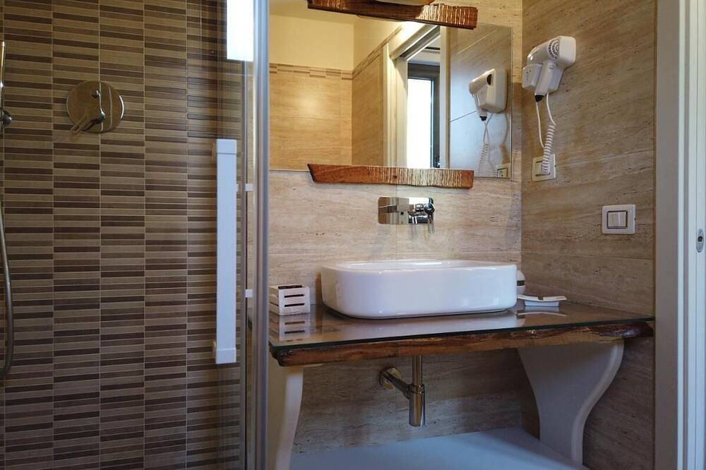 Accogliente camera, immersa nel verde e da un panorama mozzafiato in Amantea, Costa Tirrenica Calabria