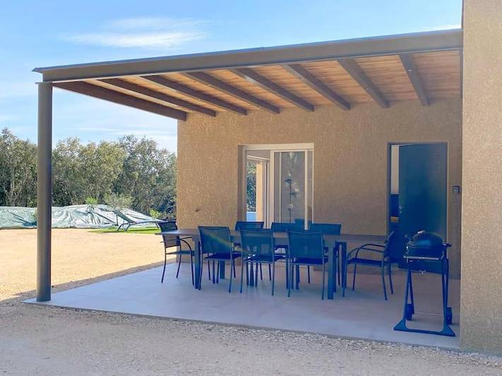 Location de vacances pour 8 personnes, avec piscine ainsi que jardin et jacuzzi à Orgnac-l'Aven - 4