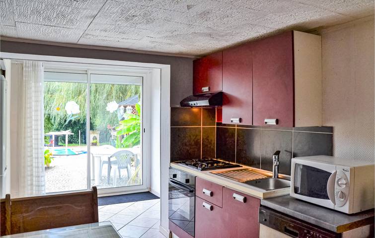 Ganze Ferienwohnung, Geräumige Wohnung mit Pool in der Nähe von Gézier in Rives de l'Ognon, Haute-Saône