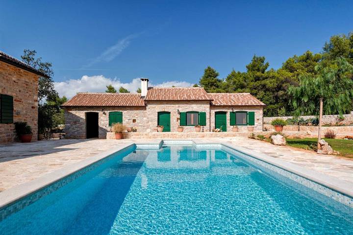 Villa for 12 people on Hvar