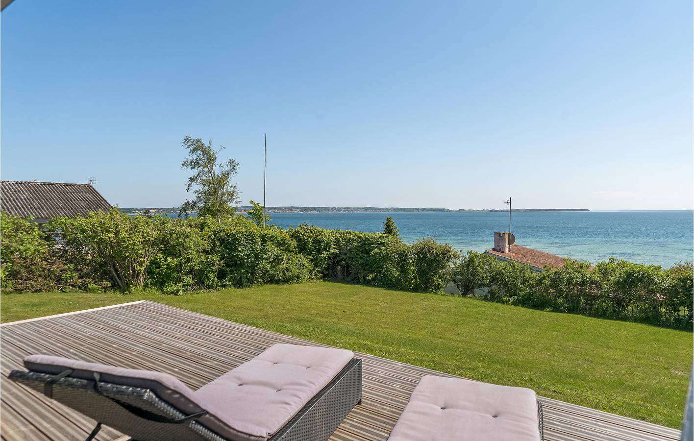 Vacation house for 8 people with hot tub in Ebeltoft, South Djursland