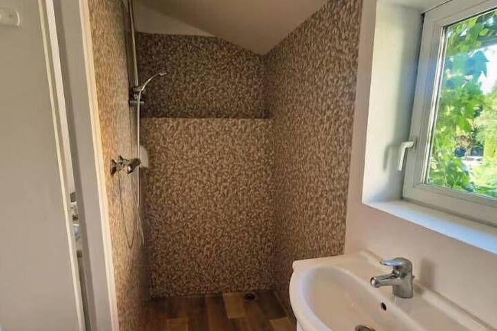 Gîte pour 2 personnes, avec balcon ainsi que jardin et piscine à Saint-Just-Luzac - 4