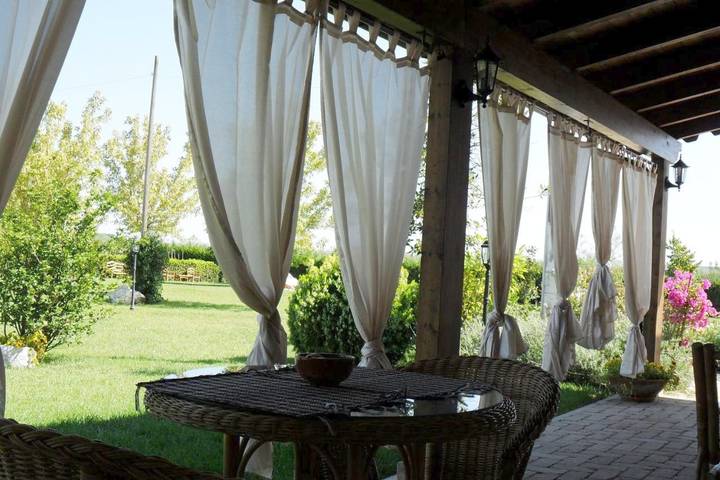 Agriturismo, con Terrazza e Giardino nonché Panorama in Provincia di Chieti