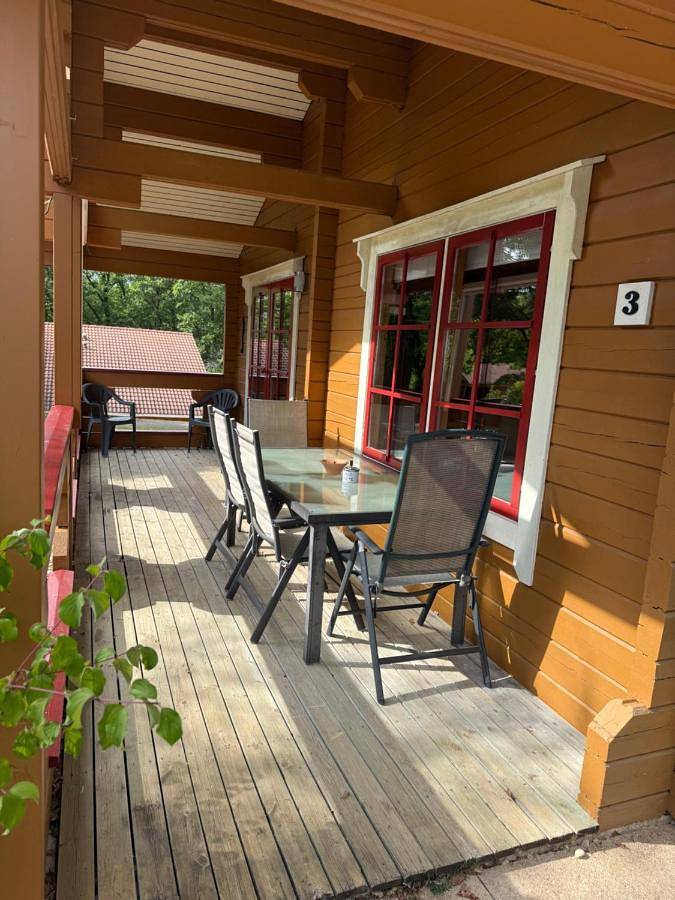 Gîte pour 6 personnes, avec piscine ainsi que terrasse et vue, animaux acceptés à Mauroux