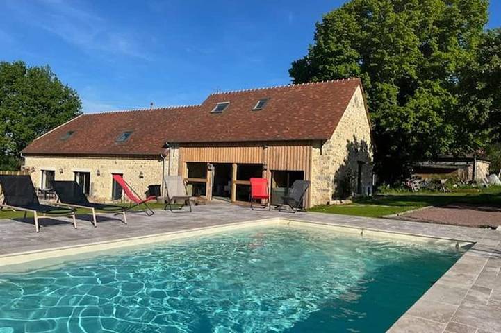 Gîte pour 15 personnes, avec jacuzzi et jardin