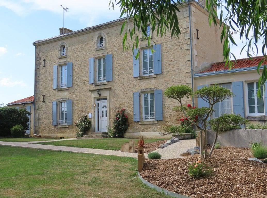 Chambres d'hôtes Le Tilleul - Chambre Joséphine in Saint-Hilaire-des-Loges, Fontenay-le-Comte
