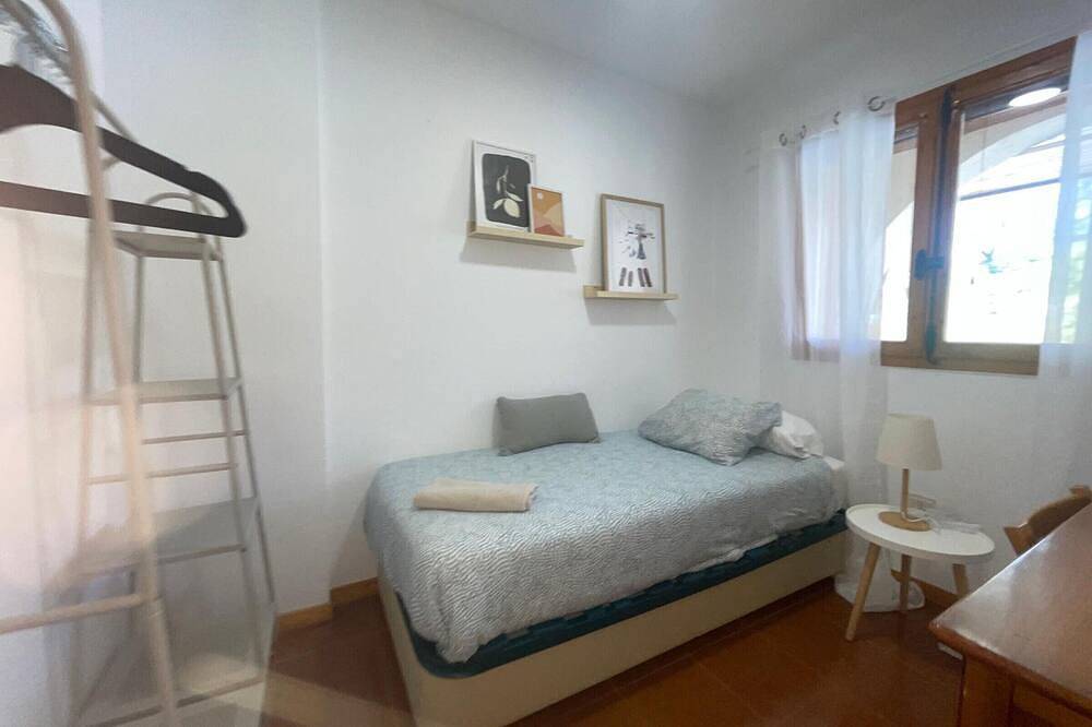 Entire apartment, Apartamento Callau in Jaca, Spanish Pyrenees