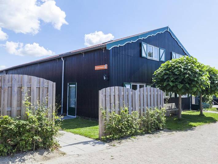 Vakantiehuis voor 15 personen, with terras and whirlpool as well as tuin in Meliskerke