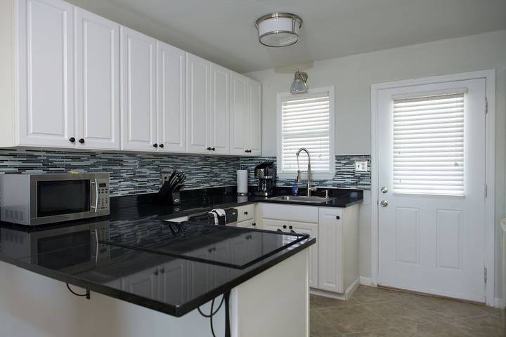 Vacation apartment for 6 people, with balcony and pool - 1