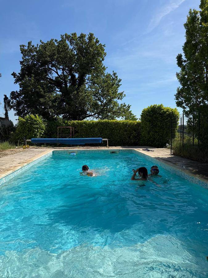 Gîte pour 3 personnes, avec piscine ainsi que jardin et vue, animaux acceptés à Taulignan