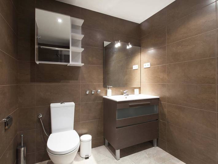 Ganze Wohnung, Ferienwohnung für 4 Personen mit Balkon in Barcelona Zentrum, Barcelona