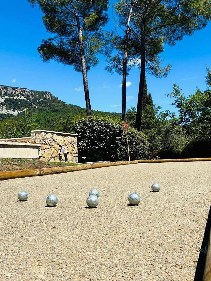 Location de vacances pour 10 personnes, avec Terrasse et Jardin ainsi que Piscine et Vue à Bargemon - 4