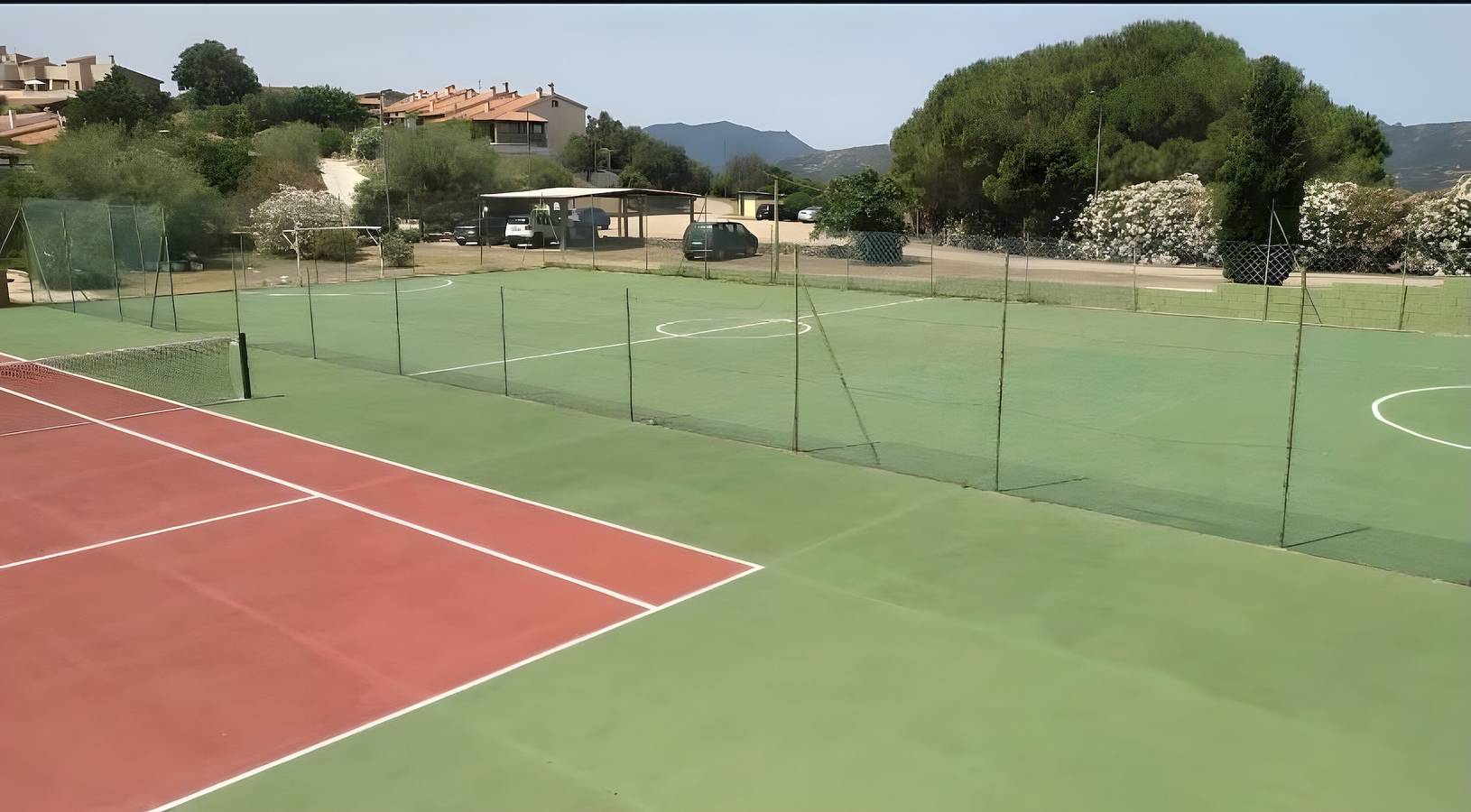 Villa Kima Cristallo Località Sole Ruiu: Vista Montagna, Wi-Fi e Aria Condizionata,Piscina condivisa in Sole Ruiu, Gallura