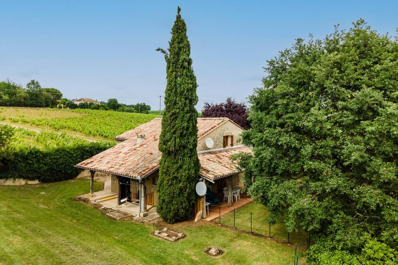 Gîte la sarpette, isolé en pleine nature in Sainte-Radegonde, Région de Libourne