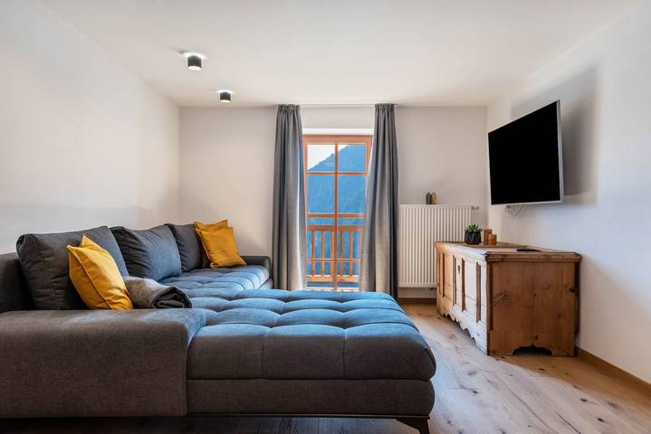 Appartement entier, Appartement 'Sparberhof - Floriani' avec vue sur les montagnes, terrasse plein air et Wi-Fi. in Dosso (Campo di Trens), Campo di Trens