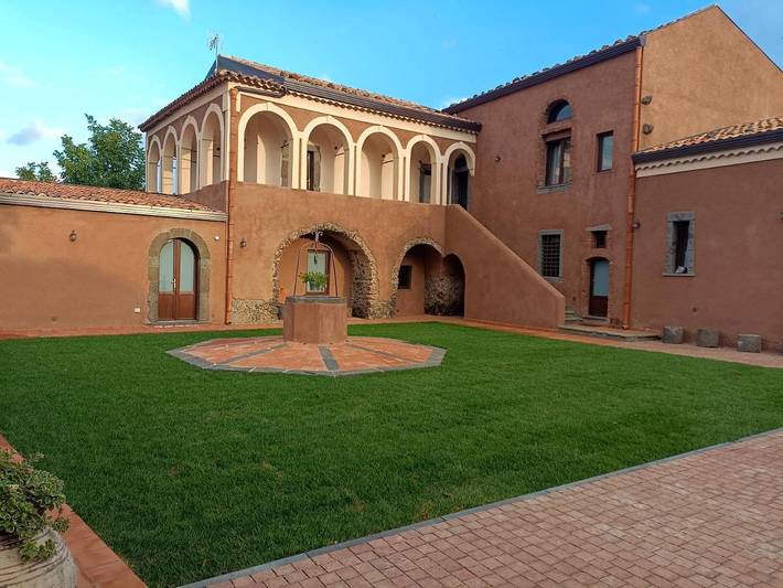 Appartamento per 2 persone, con panorama e terrazza nonché giardino a Randazzo