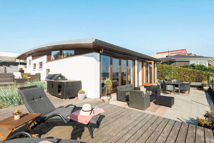 Ferienhaus für 8 Personen, mit Whirlpool und Terrasse