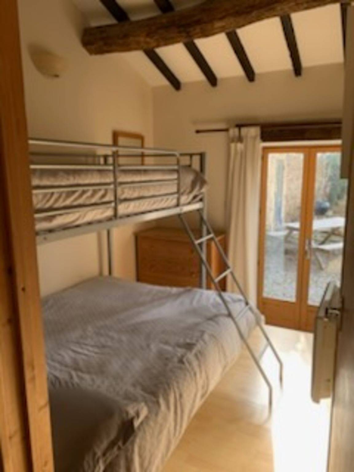 Gîte Des Martins-pêcheurs avec piscine partagée, terrasse privée et Wi-Fi in Sanxay, Vienne (France)