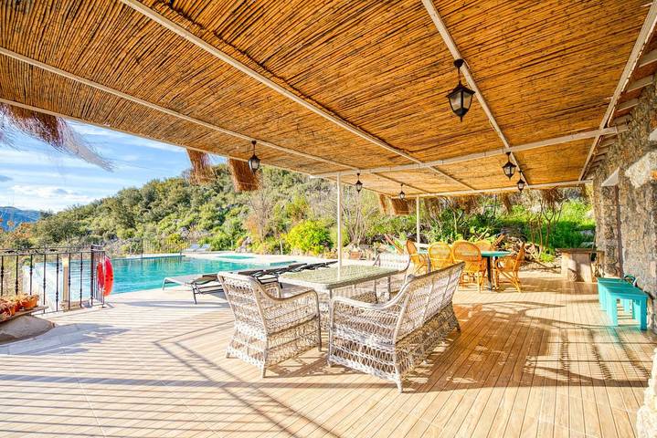 Location de vacances pour 8 personnes, avec terrasse et jardin à Fethiye (Muğla) - 2