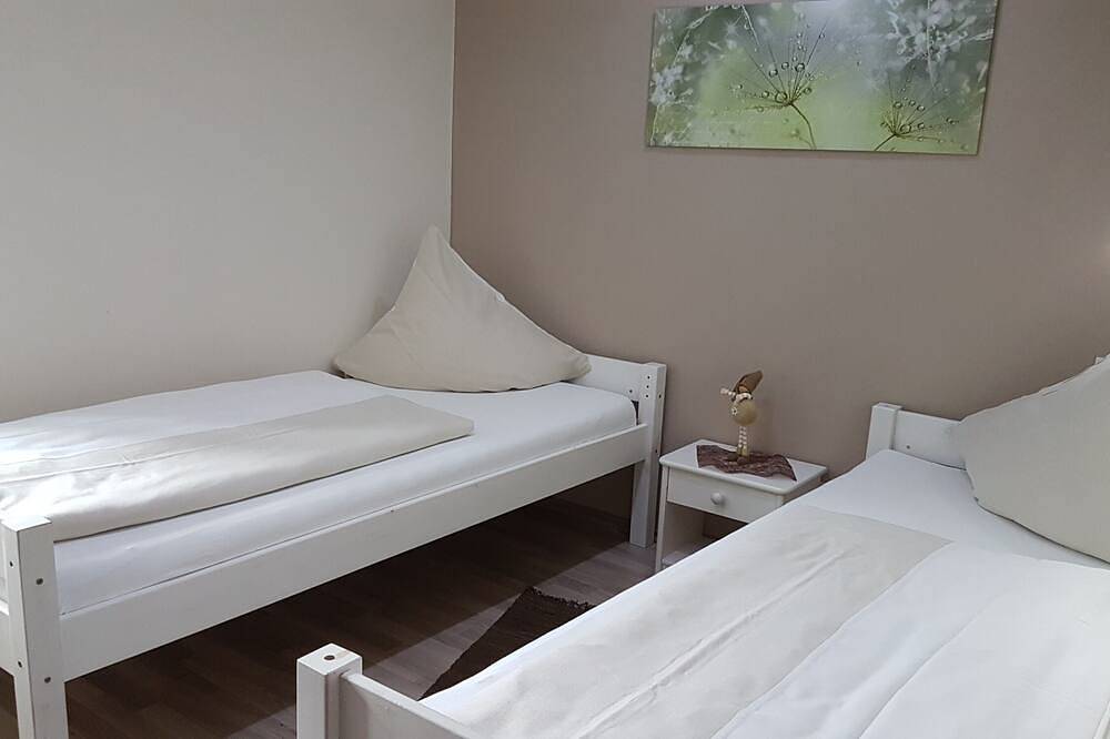 Eifel Dream Landhaus mit privatem Außenwhirlpool und Außen-Sauna in Plütscheid, Eifelkreis Bitburg-Prüm