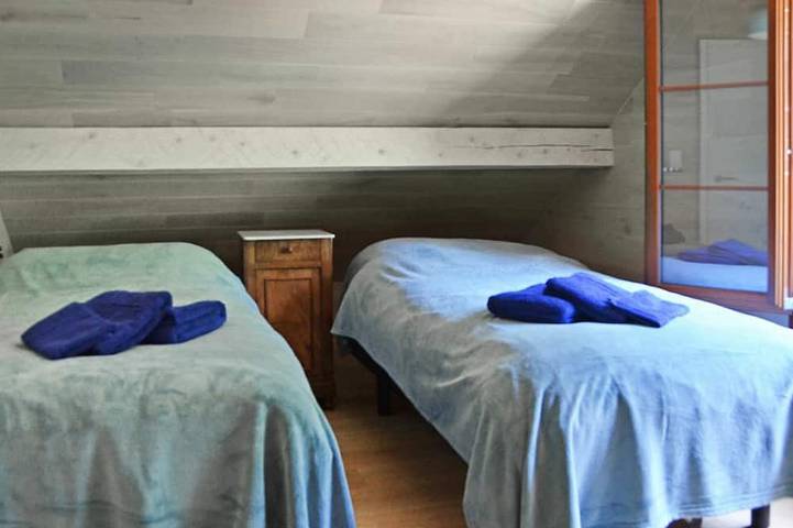 Location de vacances pour 6 personnes, avec jardin à Bullet - 4