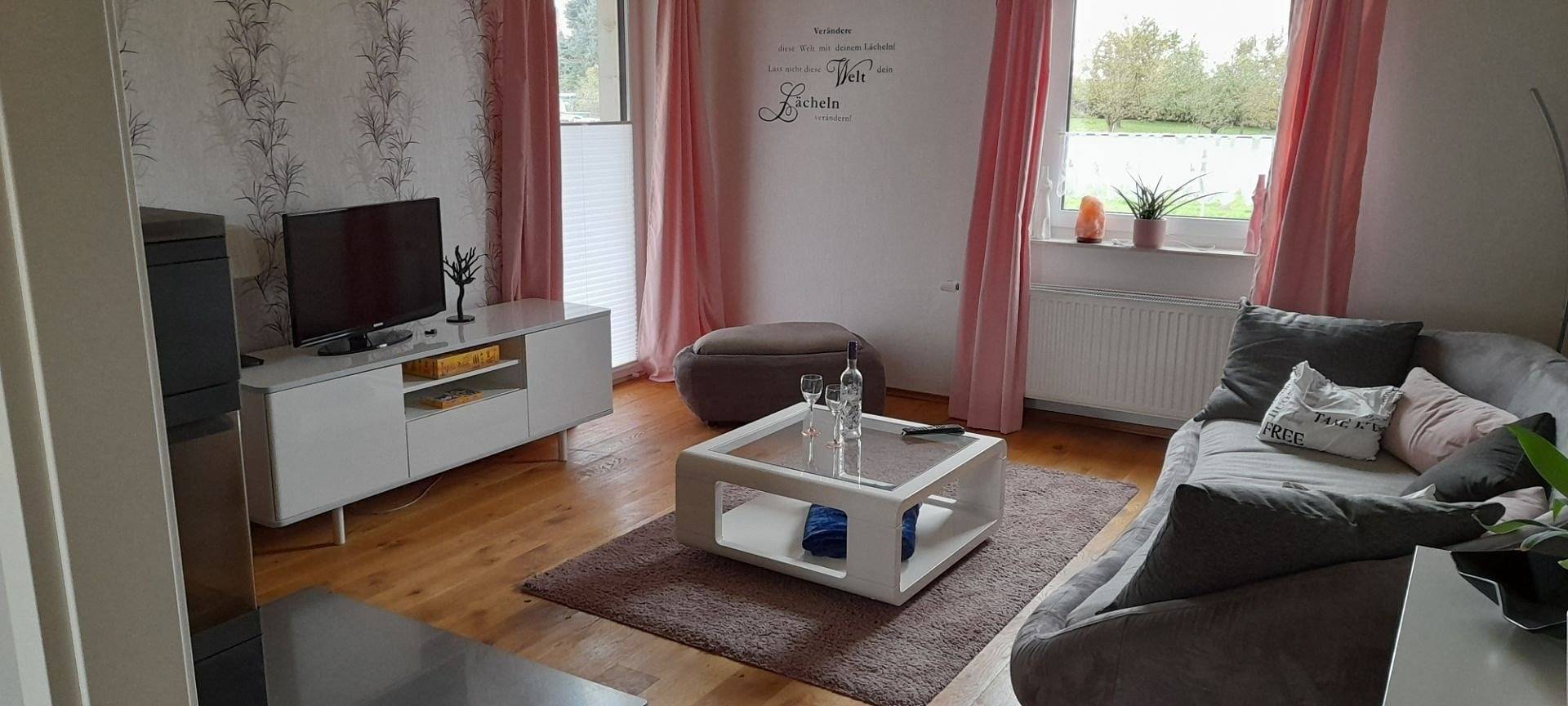 Apartamento vacacional entero, Apartamento de vacaciones para 5 personas con terraza in Wolfhagen, Hessisches Bergland