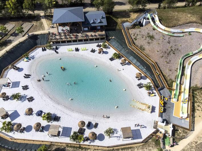 Camping pour 2 personnes, avec terrasse et piscine dans Vallée de la Loire - 2