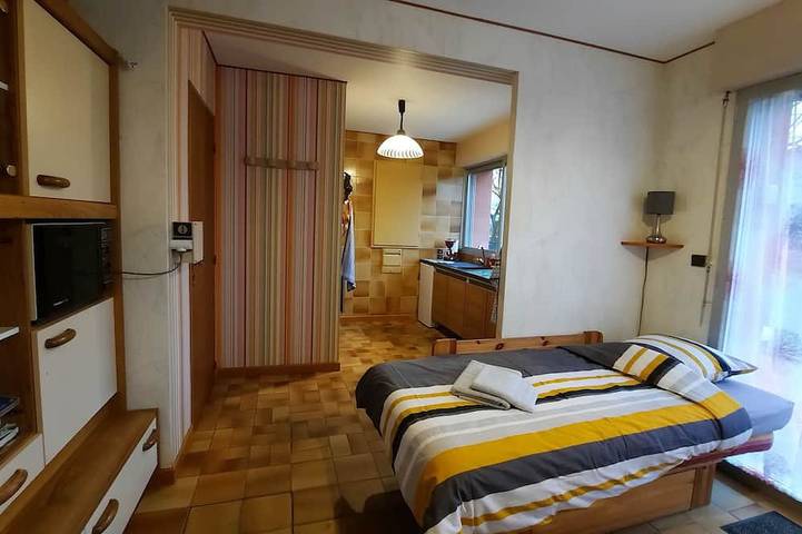 Entire apartment, Studio in the quiet and bright countryside in Sermange, Jura