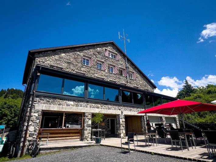 Hôtel pour 20 personnes, avec Terrasse ainsi que Jardin et Vue