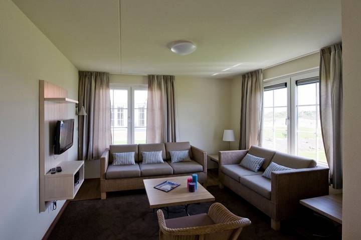 Ferienhaus für 6 Personen, mit Balkon/Terrasse und Terrasse sowie Garten und Sauna in Cadzand-Bad - 2