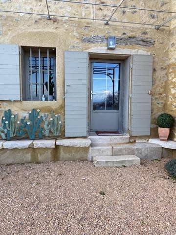 Chambre d’hôte pour 2 personnes, avec Jacuzzi et Terrasse ainsi que Jardin et Piscine