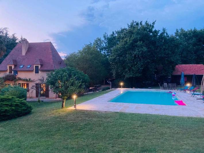 Location de vacances pour 8 personnes, avec piscine à Saint-Chamassy